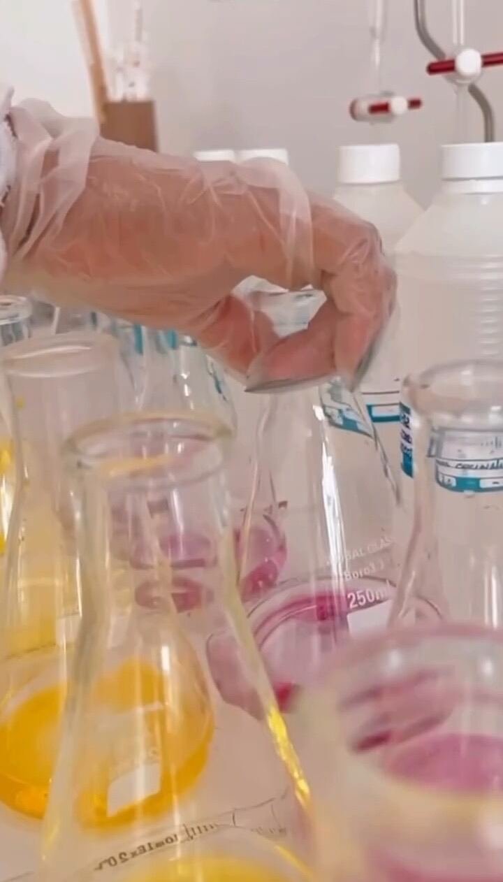 Titulação de amostras no laboratório